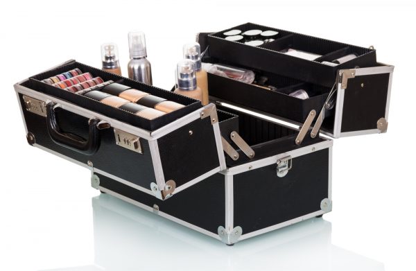 Makeuptainment: Nigerian Makeup Industry, You Can Make More Money - www.connectnigeria.com