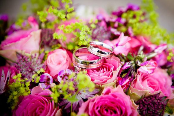 marriage flowers rings