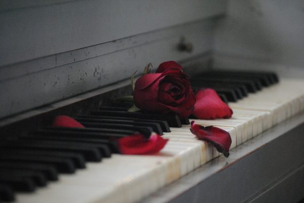 rose on piano